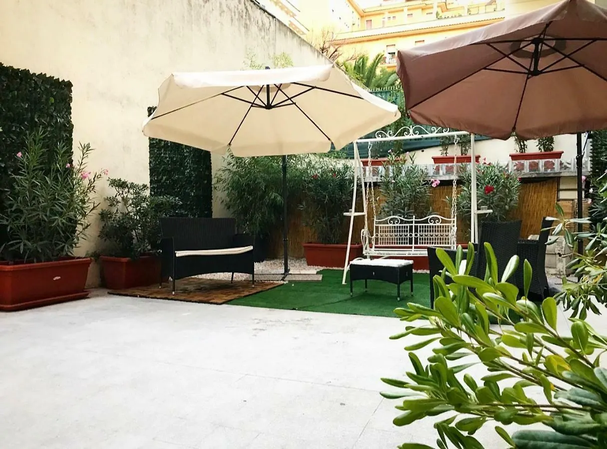 Bed & Breakfast B&B Dea Flora Roma